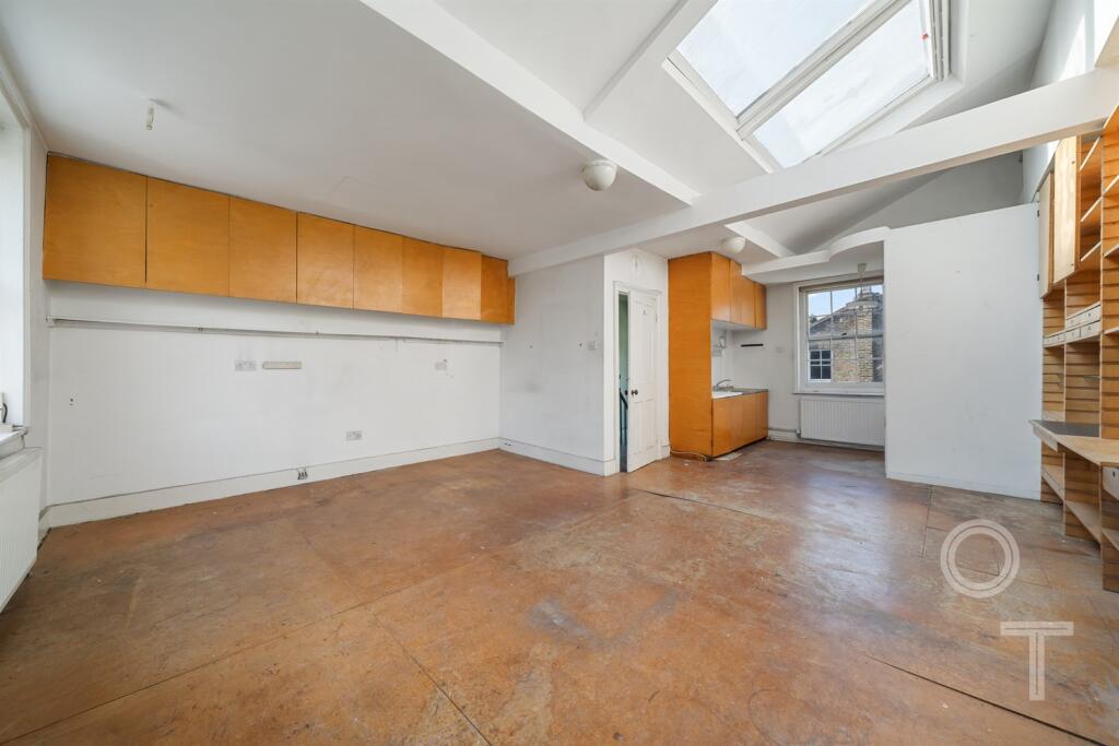 House in London - View 6