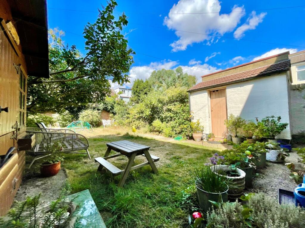 Hainault Avenue, Westcliff-on-sea, Southend-on-sea photo 4