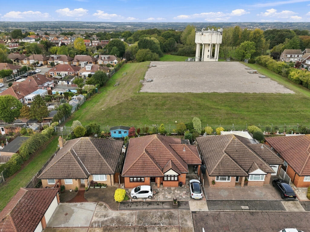 House in Southend-on-Sea - View 2