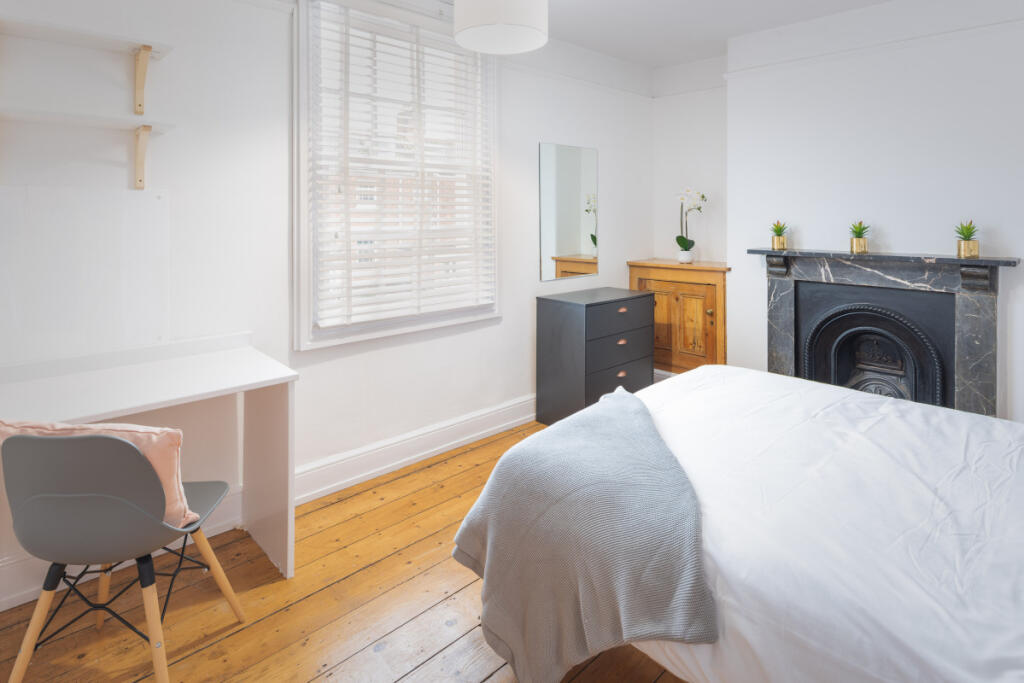 4 Old Park Road, Exeter, EX4 - View 5