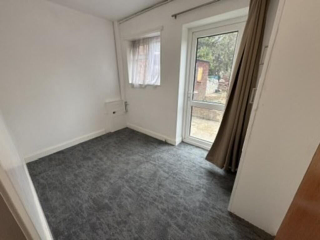 House in Twickenham - View 3
