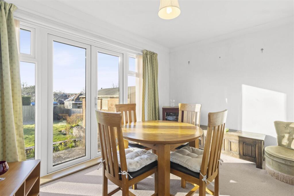 Summerlands Road, Eastbourne photo 3