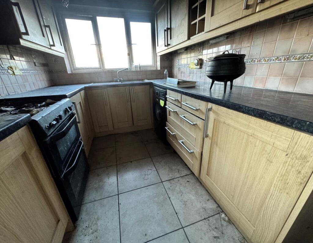 1 Shropshire Close, Woolston, Warrington, Cheshire, WA1 4DY photo 2