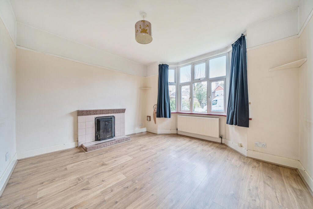 St. Nicolas Avenue, Cranleigh, GU6 photo 3