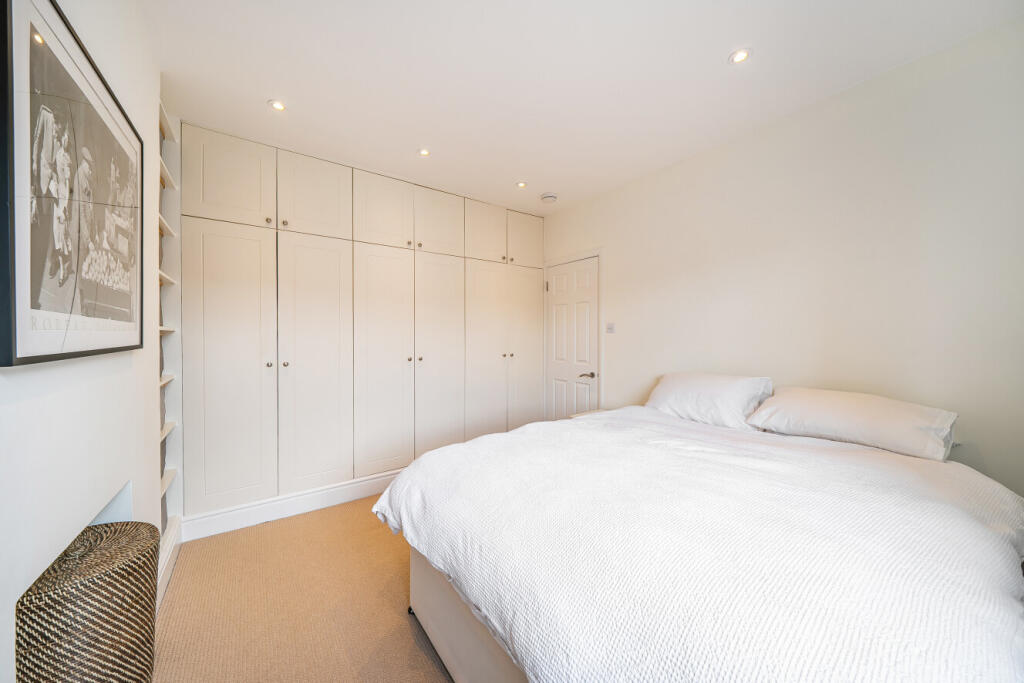 Apartment in London - View 5