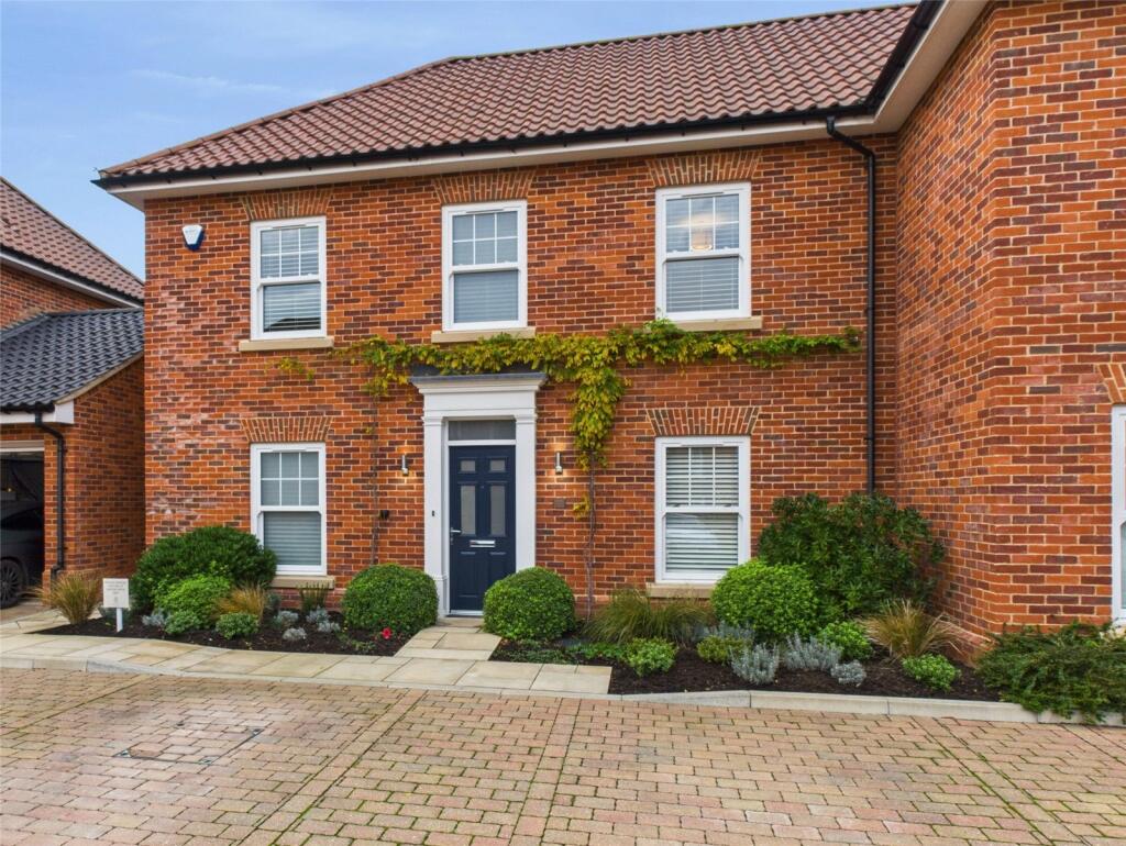 2-bed semi-detached on Queens Drive, Woodbridge, Suffolk, IP12, £550,000
