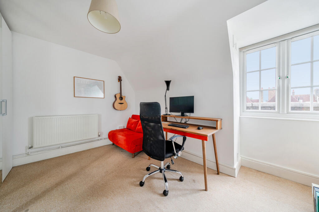 Apartment in London - View 5