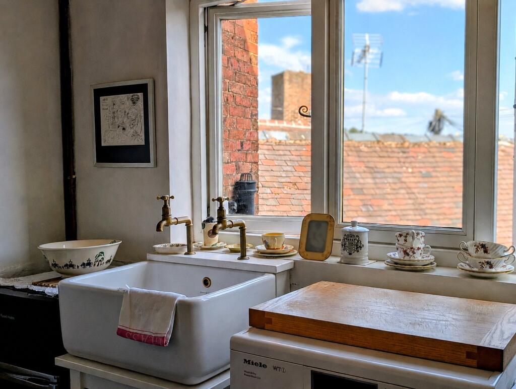 House in Bridgnorth, High Town, Oldbury - More