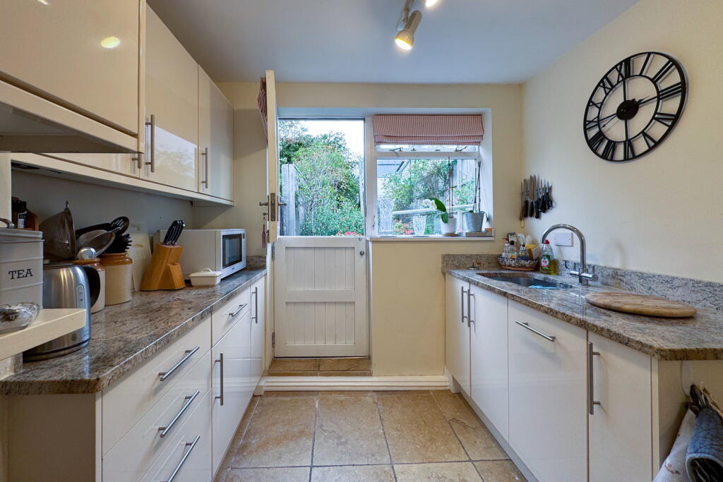 House in Southampton - View 4