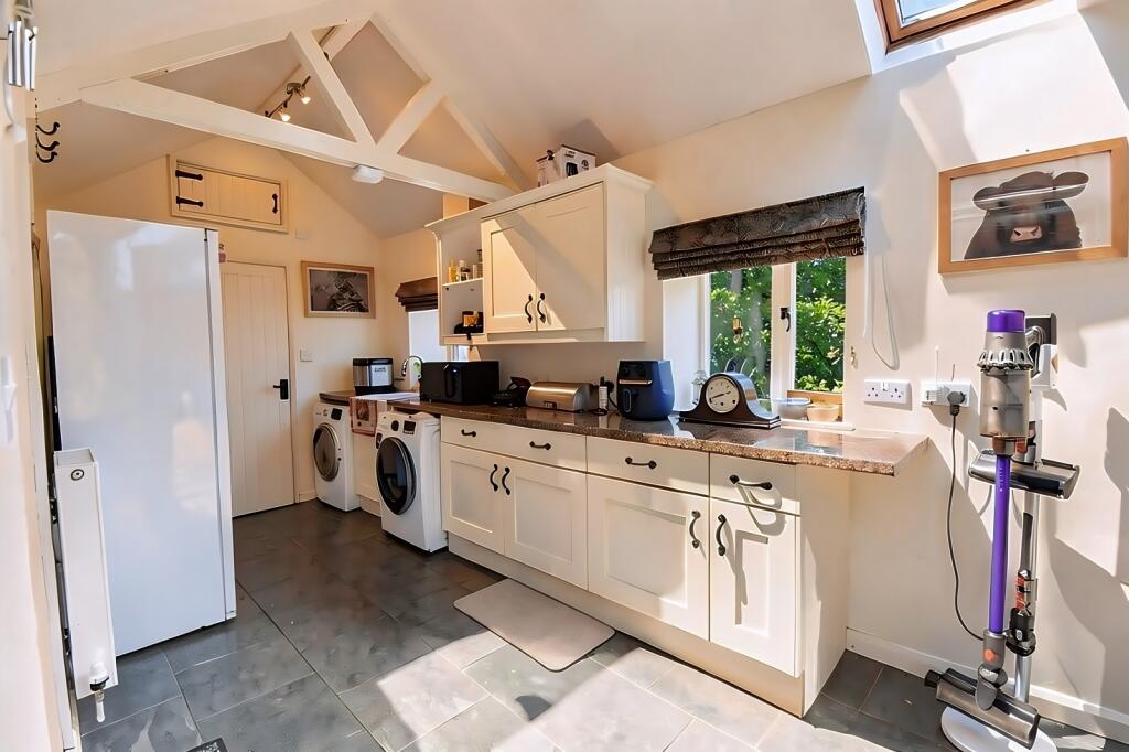 House in Llandrindod Wells - More
