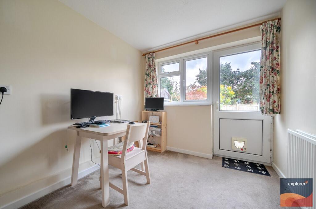 House in Basingstoke and Deane, Kempshott - View 6
