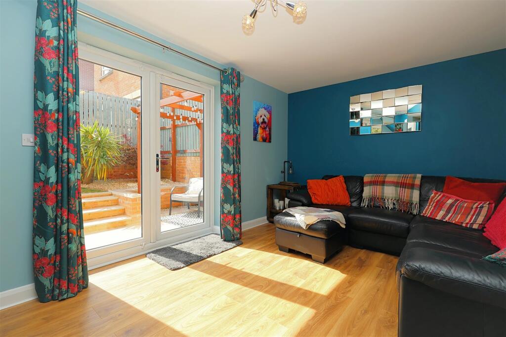 House in Leeds, West Yorkshire - View 2