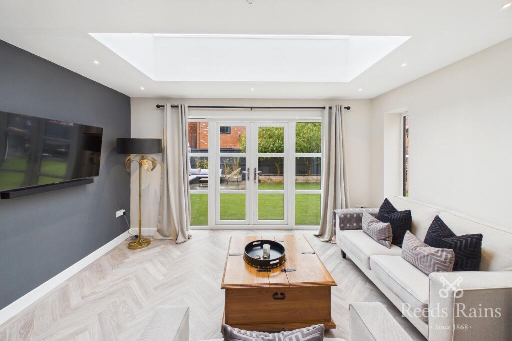 Holly Close, Holmes Chapel, Crewe, Cheshire, CW4 photo 3