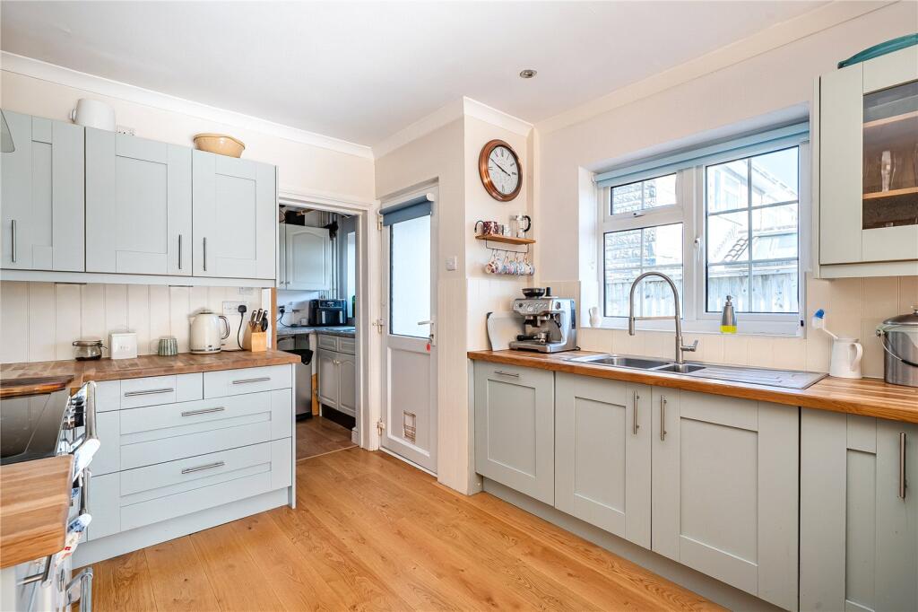 House in Taunton - View 5