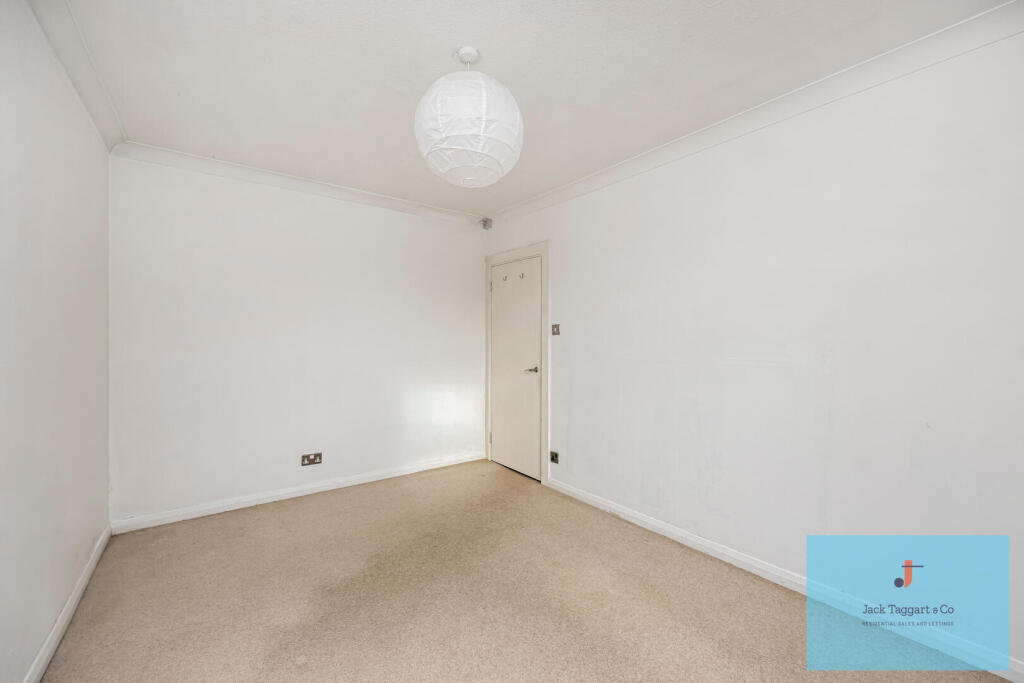 Apartment in Brighton - View 4