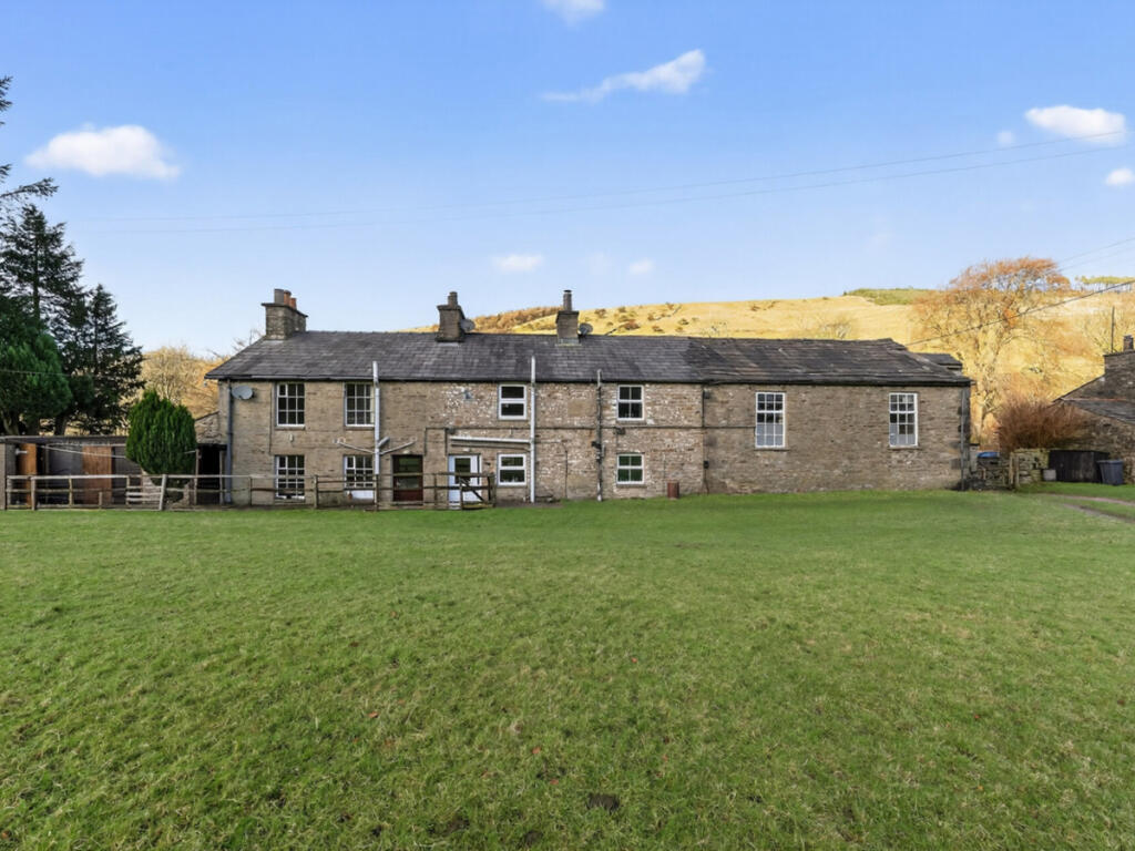 Main image of property: 1 North View, Garsdale