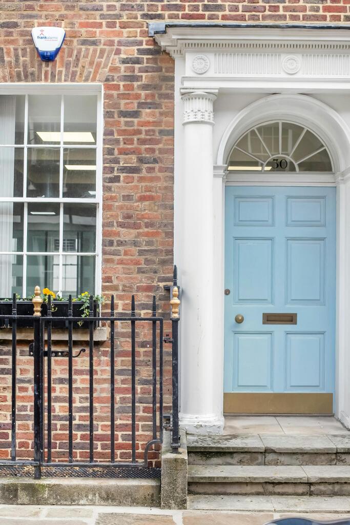 Private Entrance