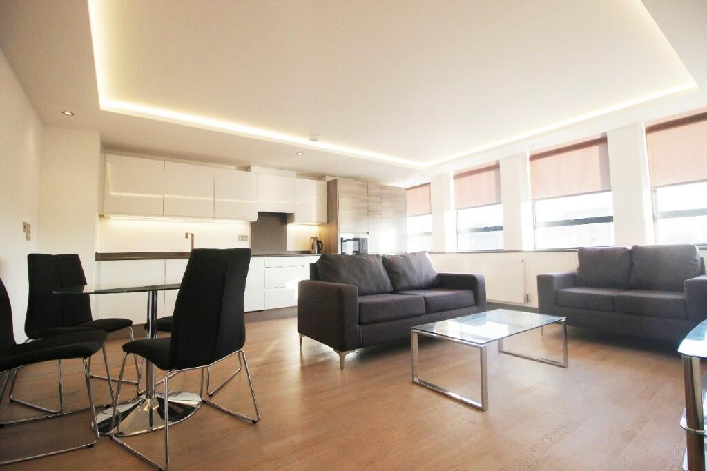 Main image of property: Chase Road, London, N14