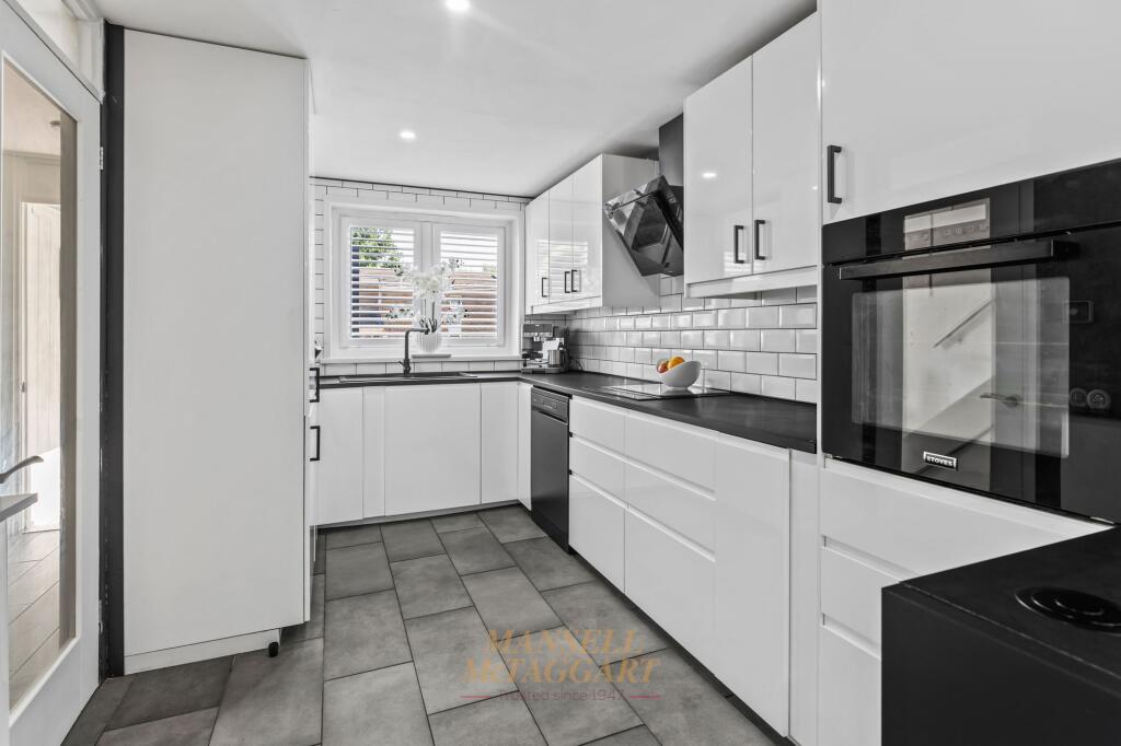 House in Crawley, Broadfield - View 2