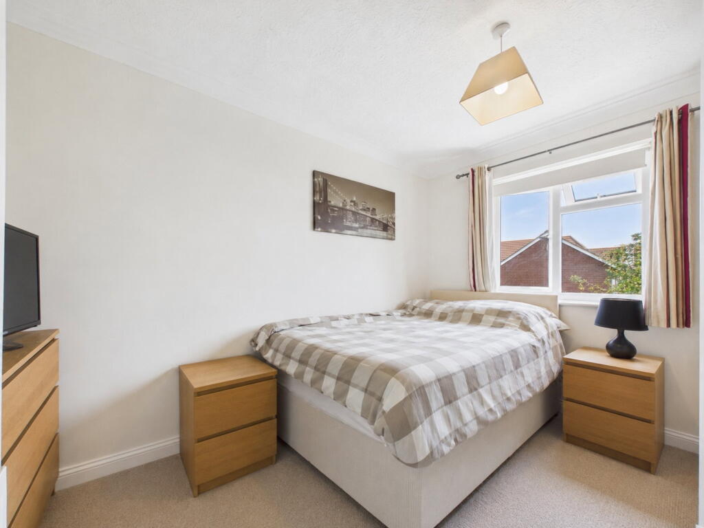 House in Hoo St Werburgh, Medway - More