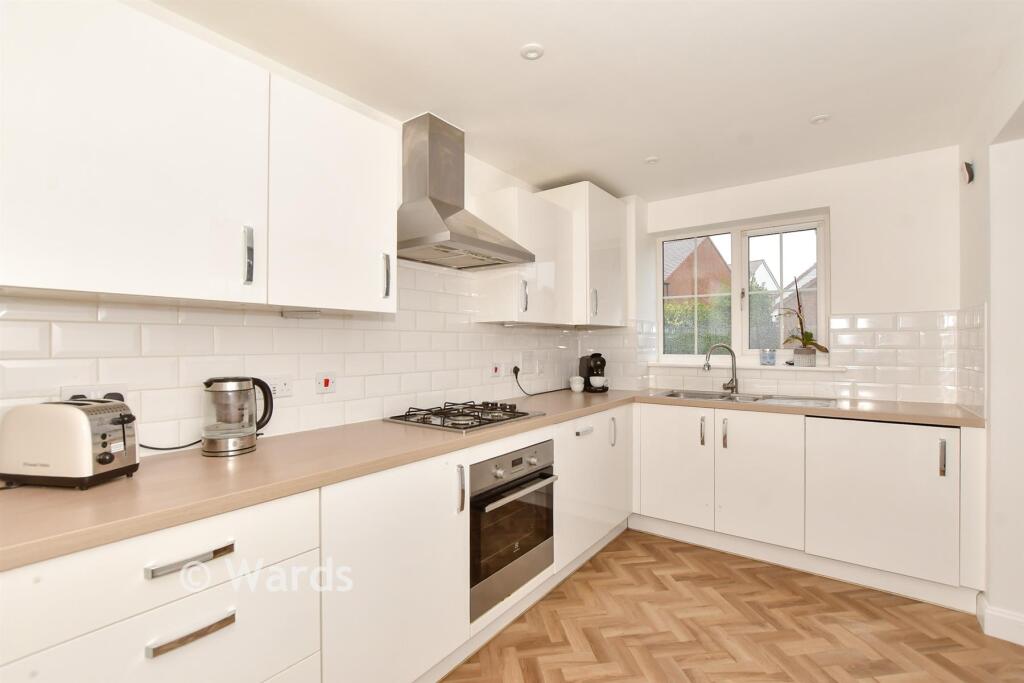 Cornflower Avenue, Hythe, Kent photo 2