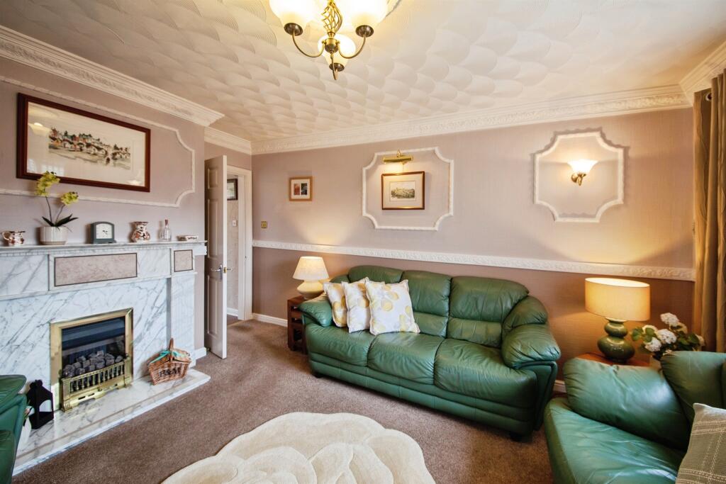 House in Wakefield - View 4