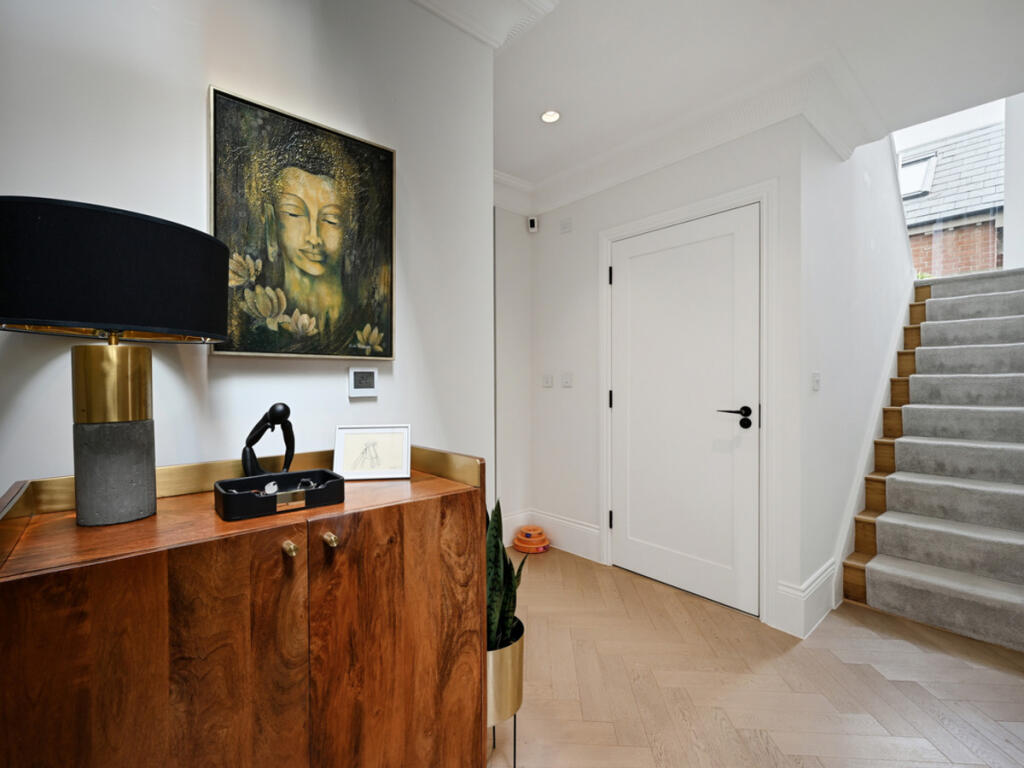 House in London - View 2