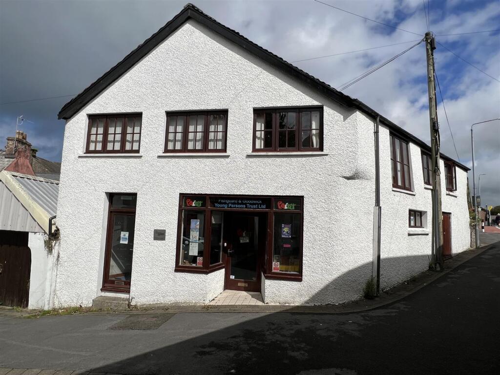 Studio other on Parc Y Shwt, Fishguard, SA65, £180,000
