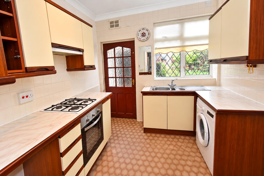 Peel Green Road, Eccles, Manchester, M30 7DS photo 4