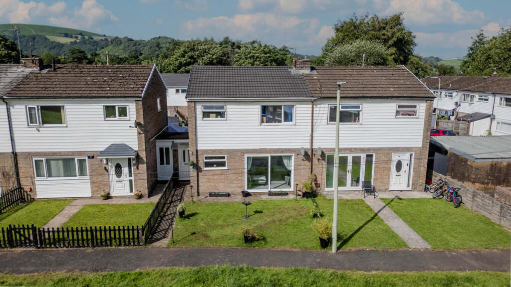 Main image of property: Yr Hendre, Nantgarw, CF15