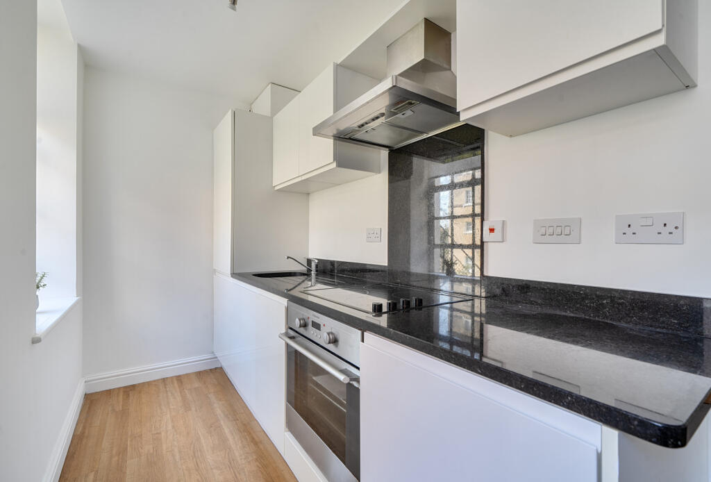 Apartment in Bath, Walcot - More