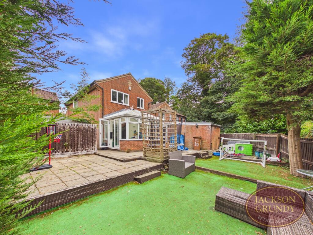 House in Northampton, West Northamptonshire - View 2