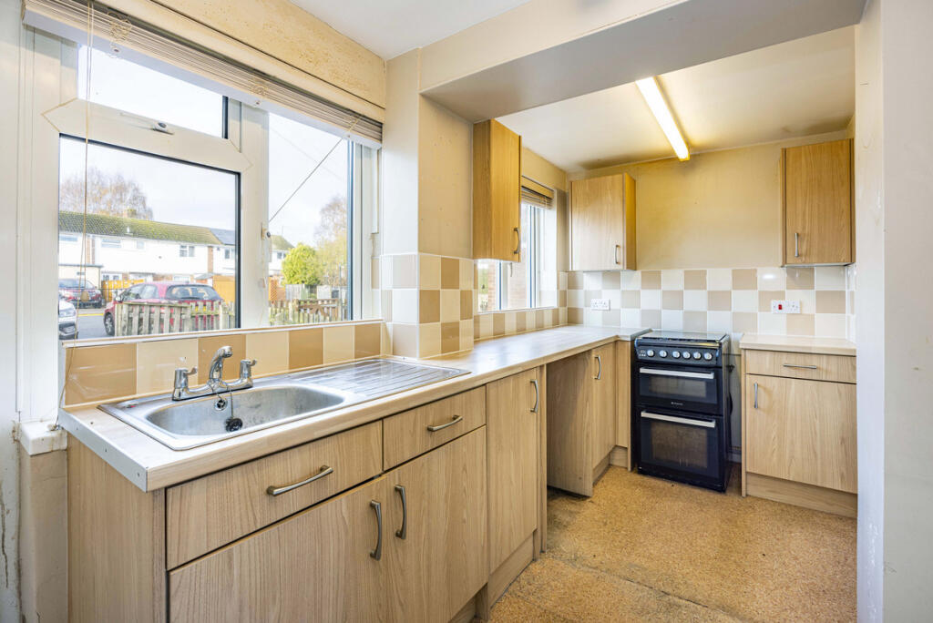Alpine Close, Oakham, LE15 photo 3