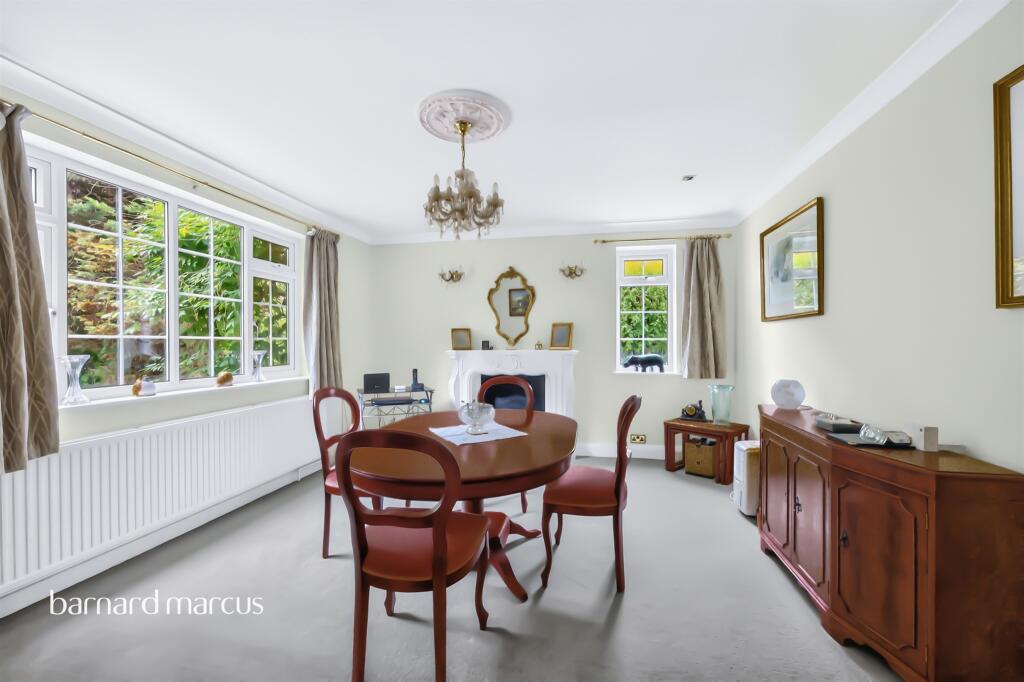 House in Croydon - View 3