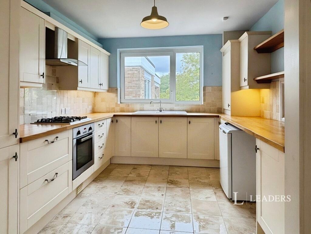 Apartment in Cheltenham, Warden Hill, Lansdown - More