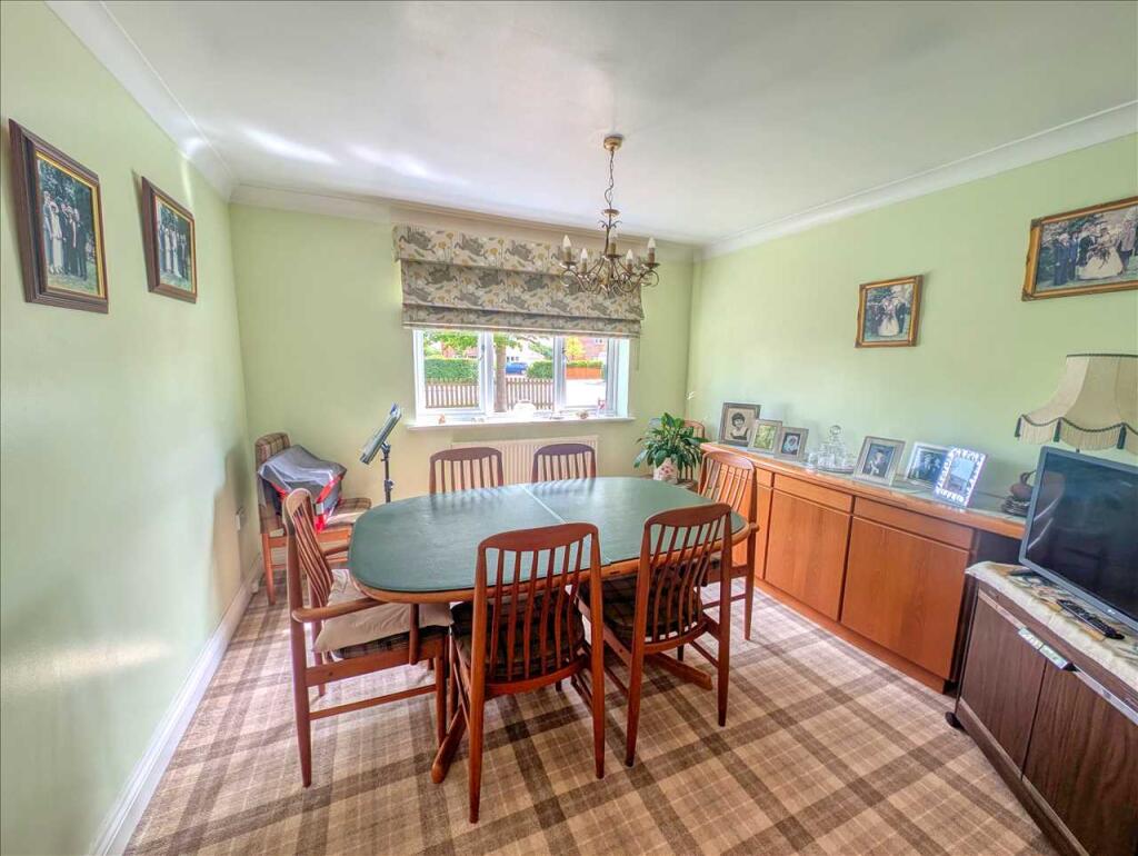 Rambling Rose, Clacton Road, Thorrington photo 4