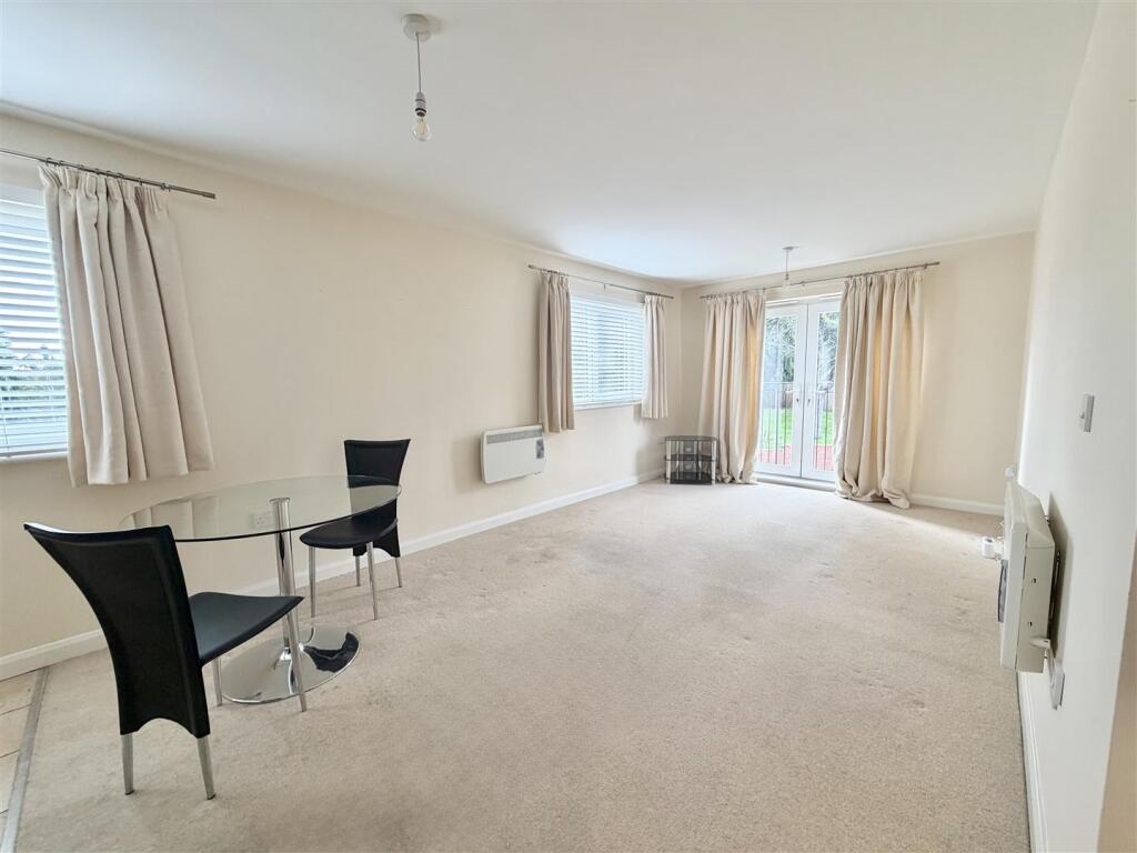 Apartment in Shrewsbury - More