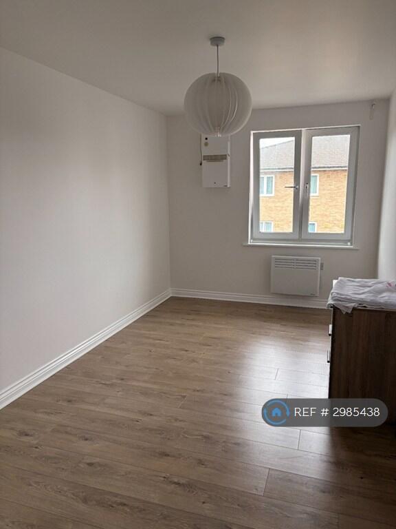 Apartment in Twickenham - More
