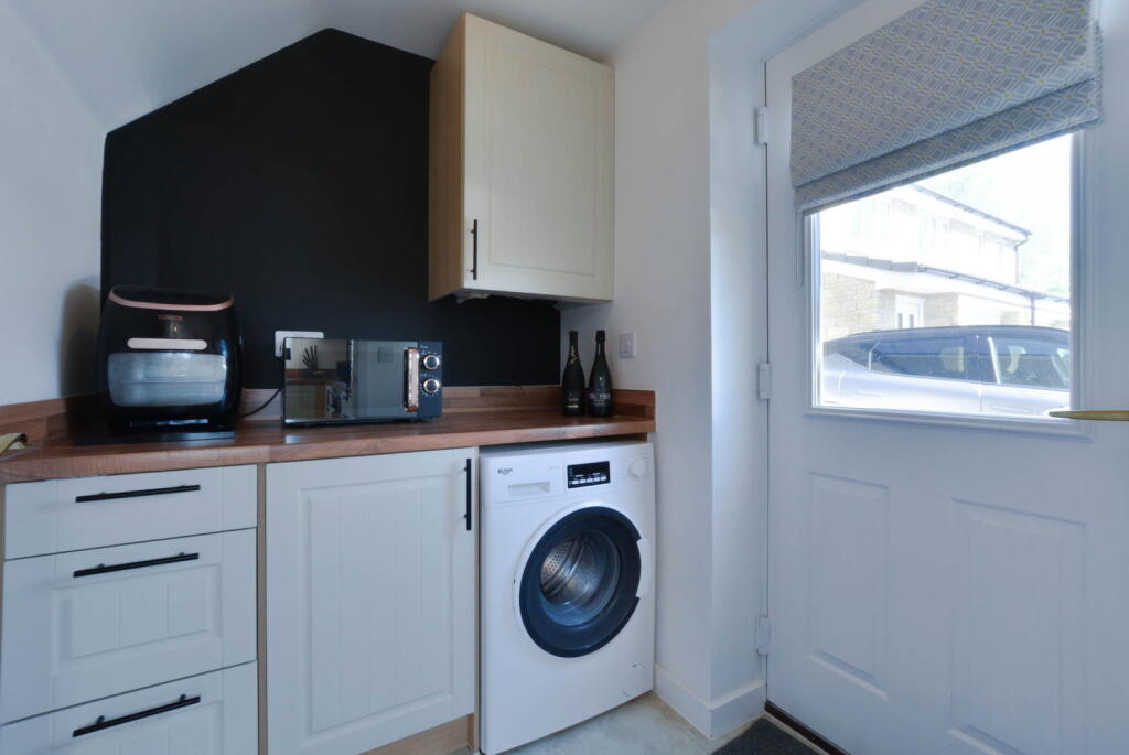 House in Melksham, George Ward Gardens - View 5