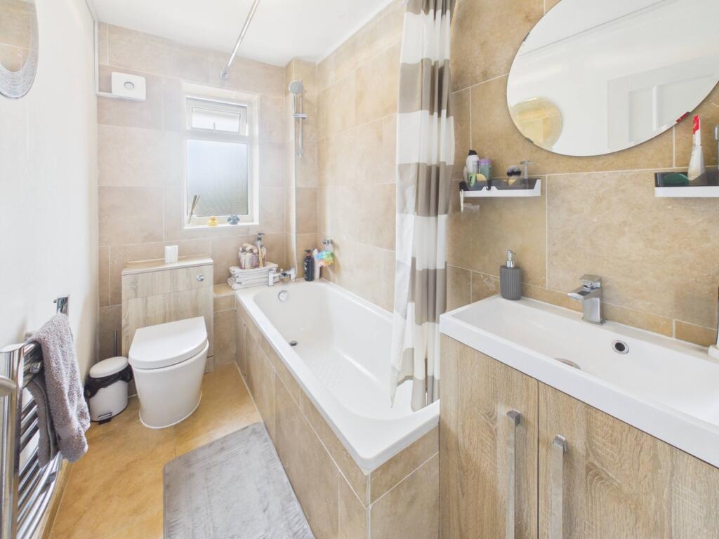 Apartment in Slough, Langley - View 5