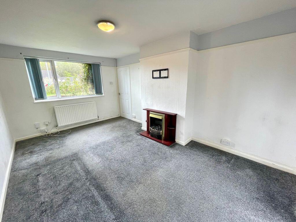 Holmwood Avenue, Rhostyllen, Wrexham photo 3