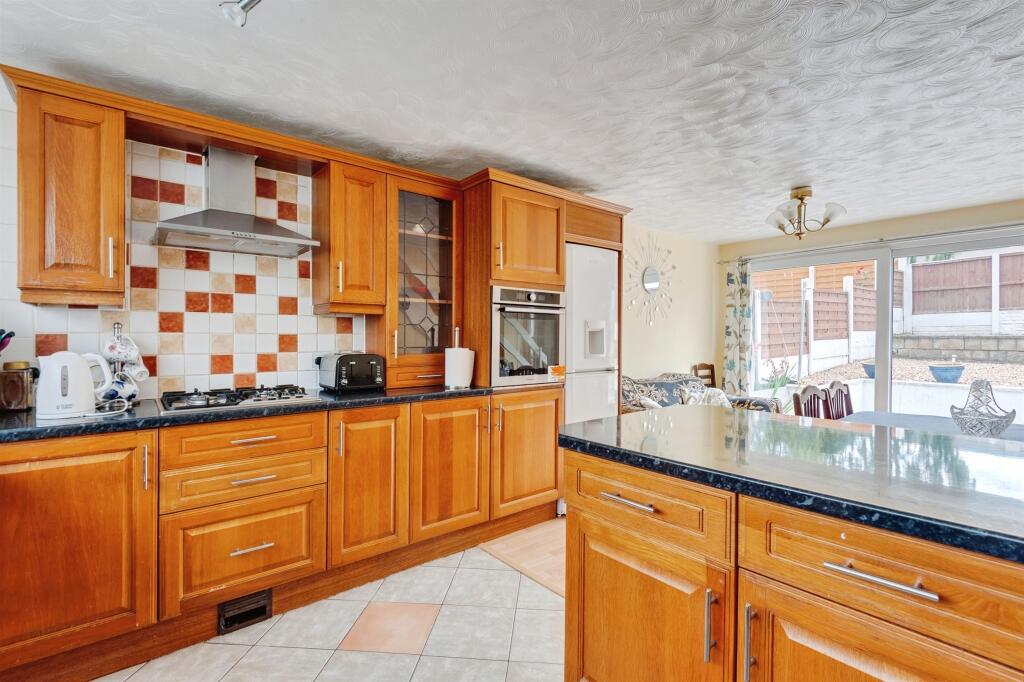 House in Runcorn, Halton Lea, Halton - View 5