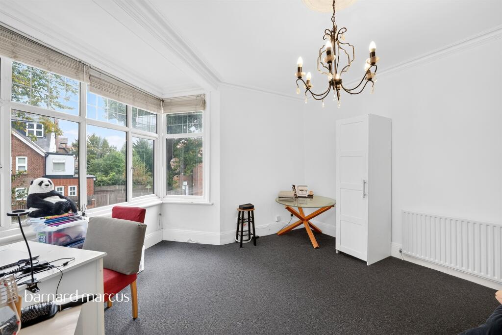 Apartment in London - More