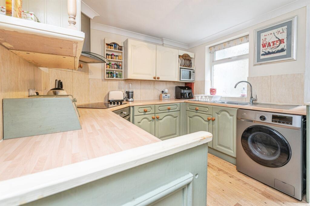 House in Huddersfield, Rashcliffe, Primrose Hill - View 4