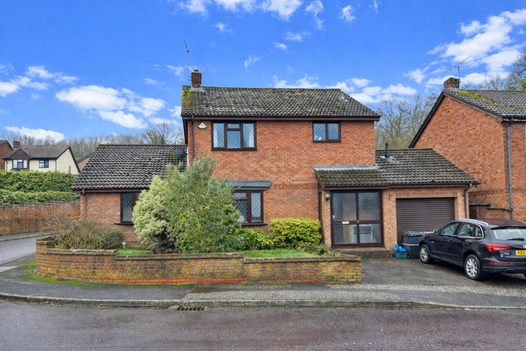 Main image of property: Laburnum Way, Yeovil, Somerset, BA20 *Annexe*