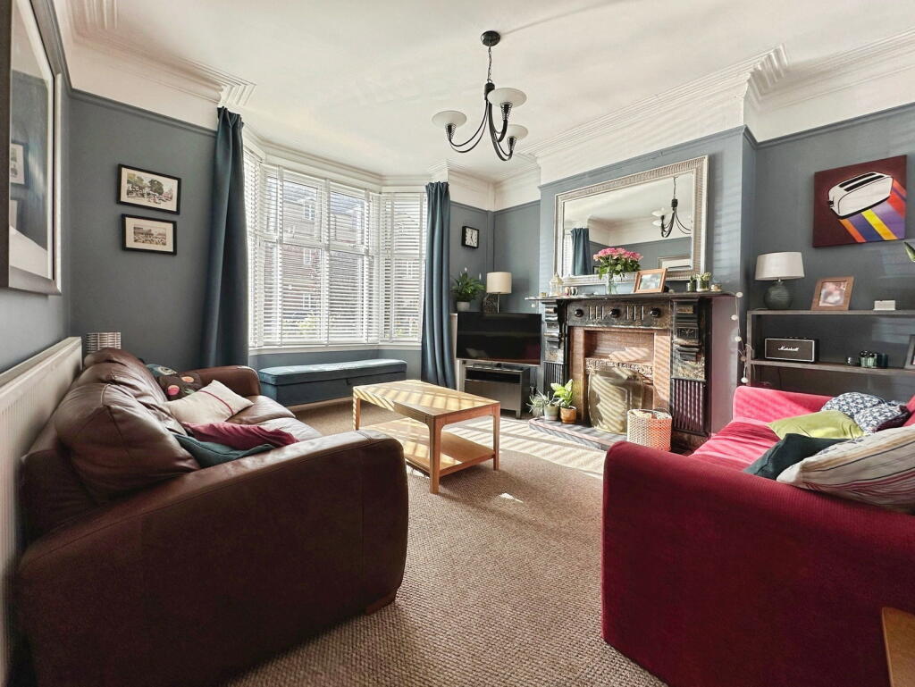 House in Wolverhampton, Tettenhall - View 3