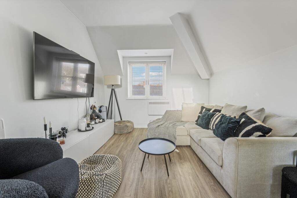 Apartment in Poole - View 2