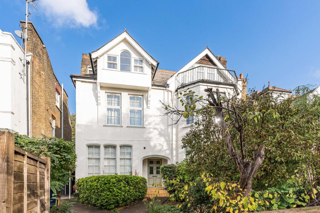 2-bed flat on Madeley Road, London, W5, £550,000