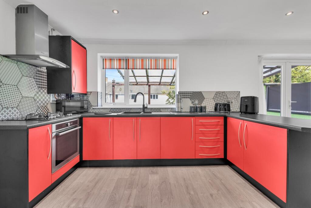 House in Nottingham, Clifton - View 5