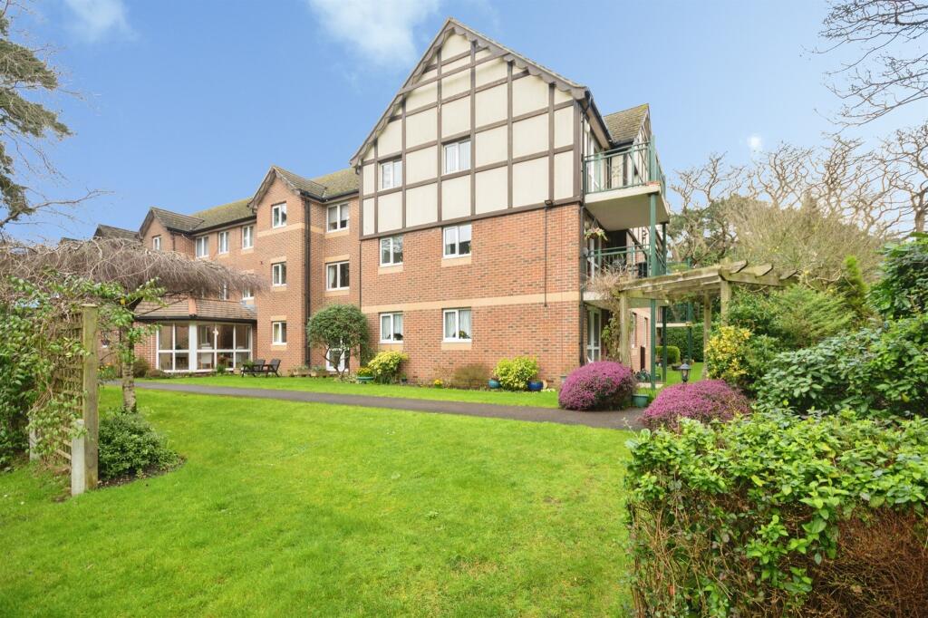 Main image of property: Glenmoor Road, West Parley, Ferndown